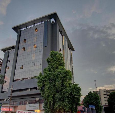 Shagun Hotel Vadodara Exterior foto