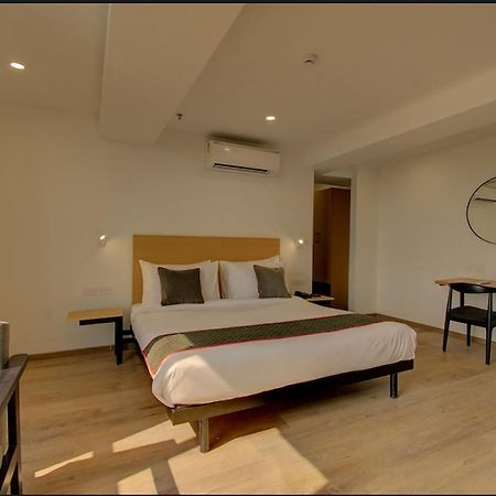 Shagun Hotel Vadodara Exterior foto